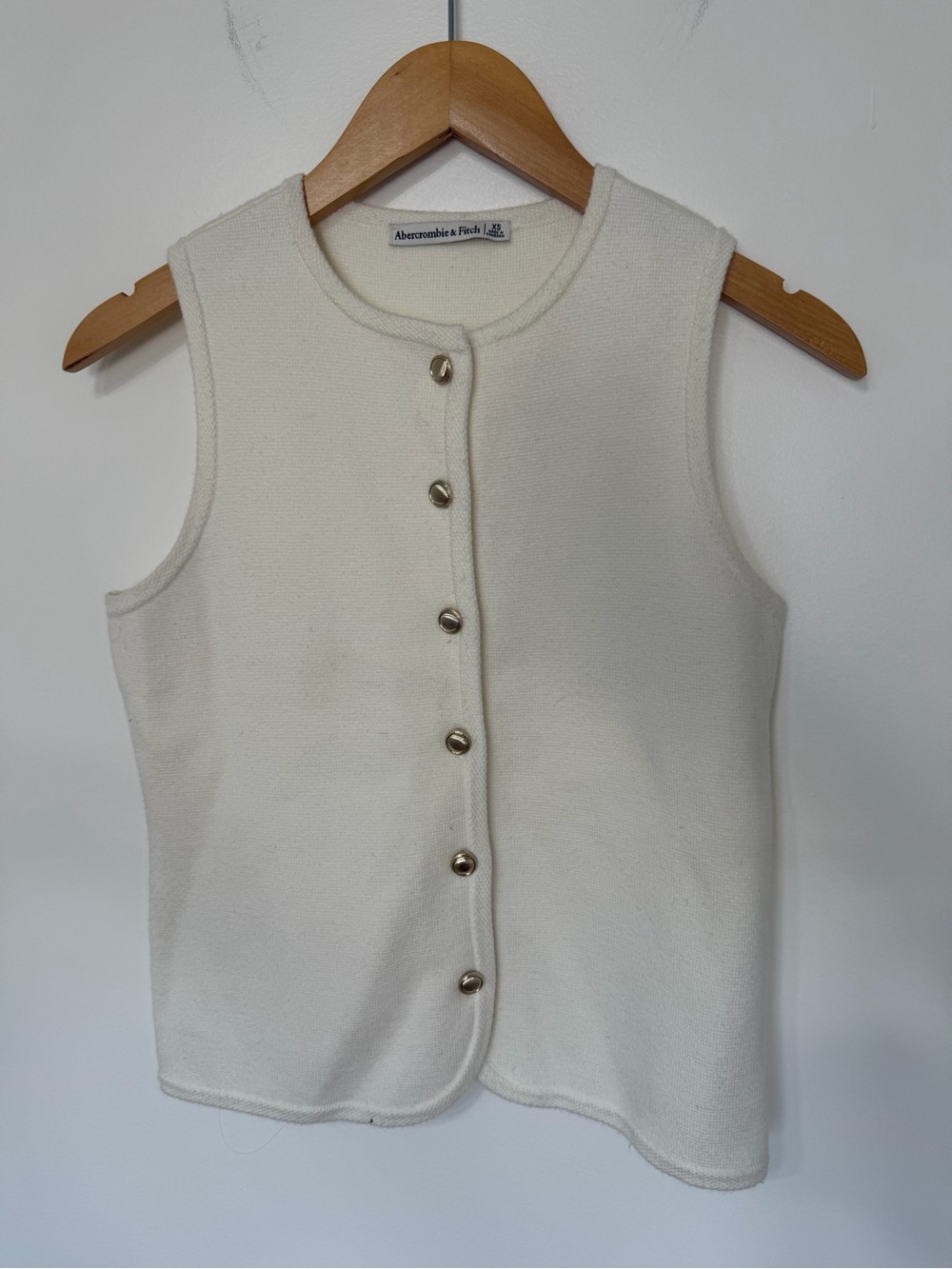 Abercrombie & Fitch Cream Knit Button Front Sweater Vest XS Preppy Minimalist